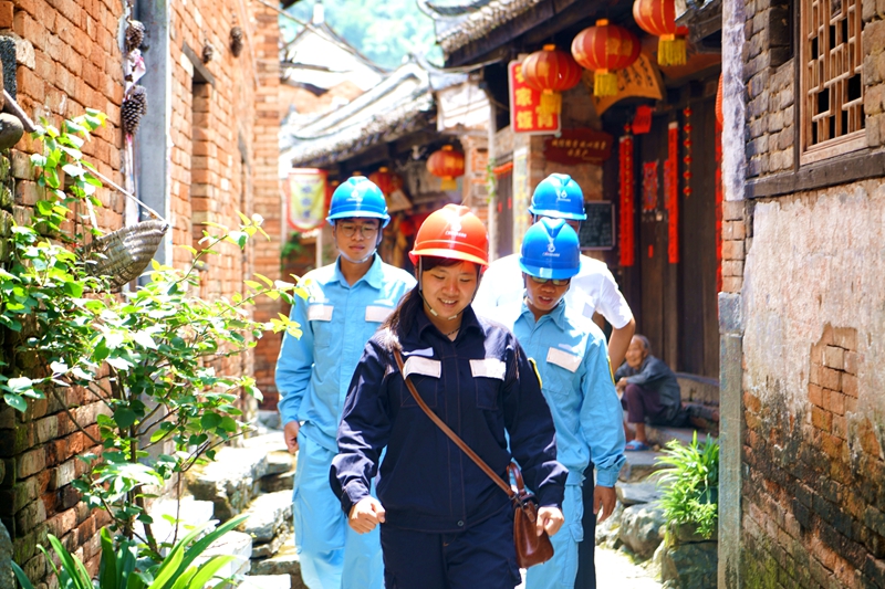 廣西富川岔山村：電壓穩(wěn)了  農家樂開了  村民腰包鼓了