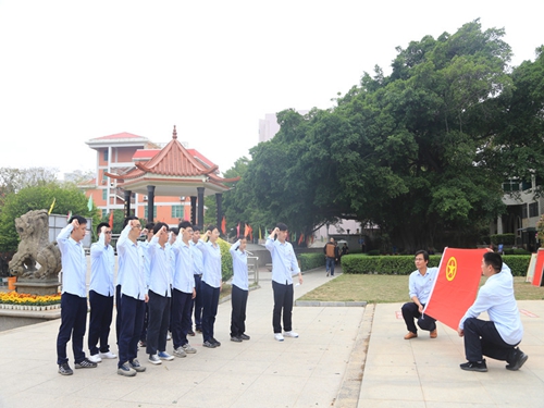 國家能源集團(tuán)福建晉江熱電公司團(tuán)委組織開展“學(xué)黨史、祭英烈、當(dāng)先鋒”主題團(tuán)日活動(dòng)