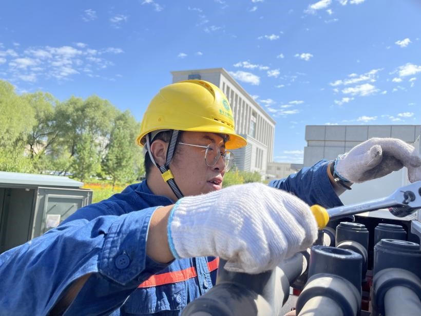 康巴什供電公司全力備戰(zhàn)夏峰