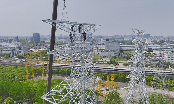 國網(wǎng)上海電力公司攻克滬蘇湖高鐵電力線路遷改最大難點