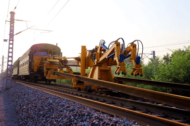 國家能源集團朔黃鐵路新型長軌運輸車完成首次正線作業(yè)