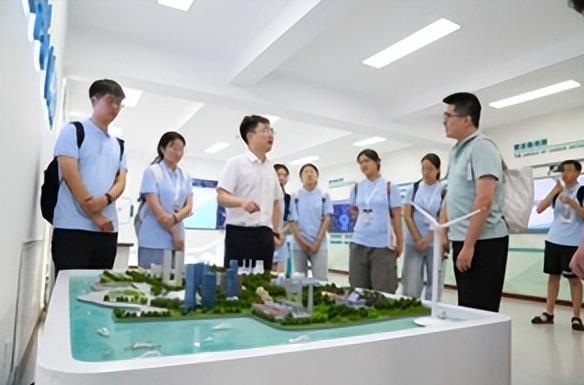 科技領航，由校到企——“重走初心之路”實踐團
